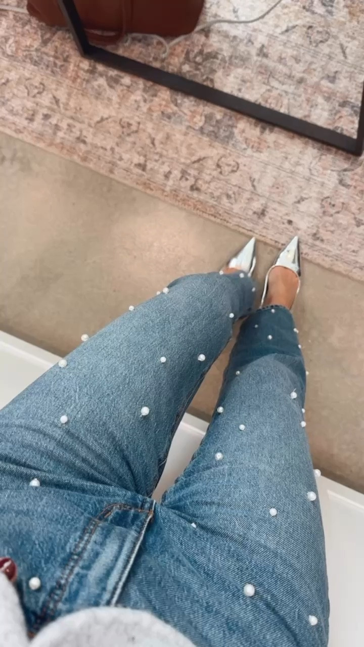 I have been obsessed with these jeans! On sale right now! 👏🏼 Wearing size 24!

Loverly Grey, pearl jeans, embellished jeans, Loft, holiday looks, holiday party 

#LTKSaleAlert #LTKHoliday