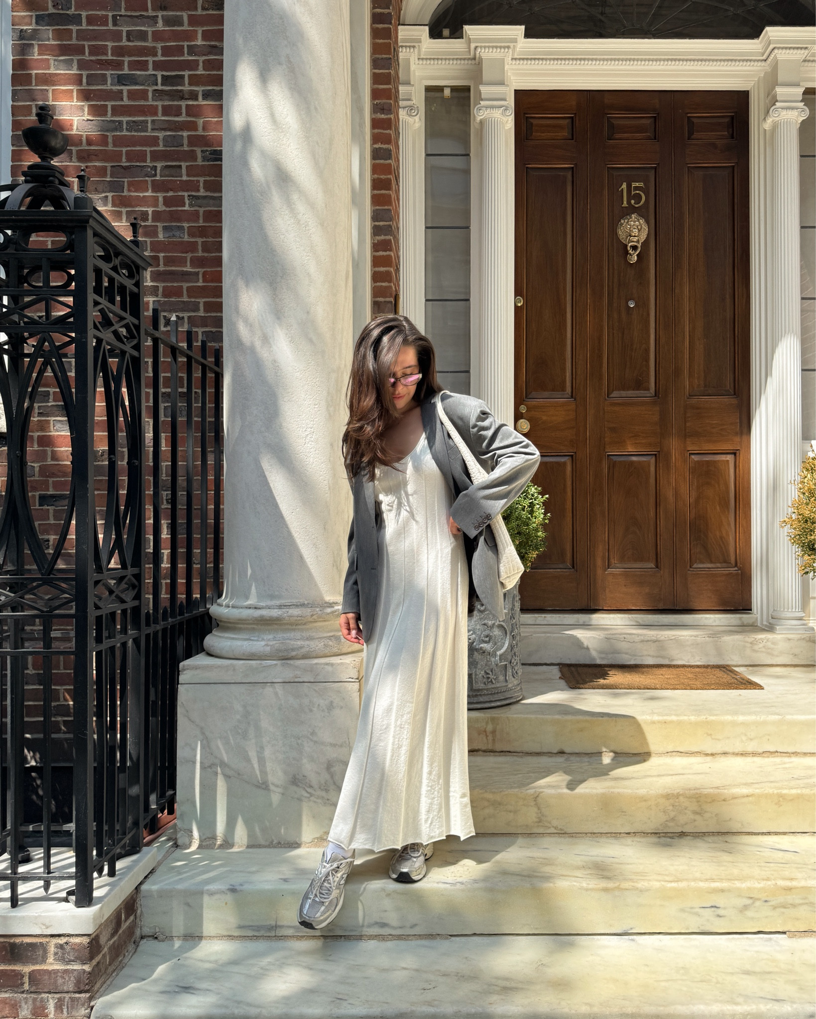 I just fell in love with this dress💛
I'm 5.4 feet tall and a size M