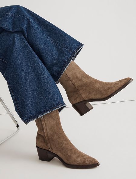 Suede boots and jeans season! 25% now. 

Olive suede
Black Suede boots
Ankle boots
Boot-cut jeans
Straight leg jeans
Blue jeans
Fall fashion
Fall outfits 
Shoes
Accessories
Cowboy boots
Leather tote bag 

#LTKsalealert #LTKshoecrush #LTKfindsunder100