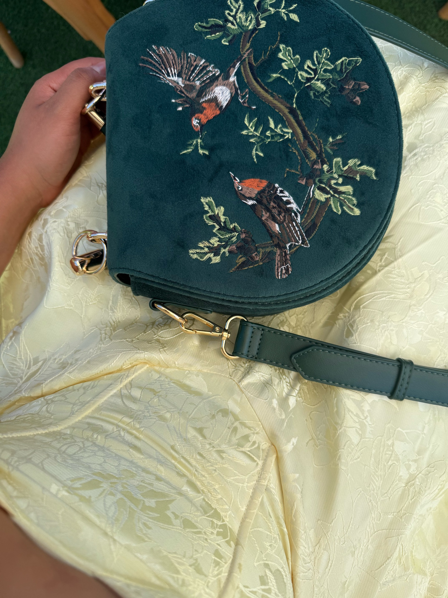 The most adorable crossbody bag!! So whimsical 💛✨💐


cute gifts for girls
purse
green purse
embroidered purse
fable england 

#LTKGiftGuide #LTKSeasonal #LTKParties