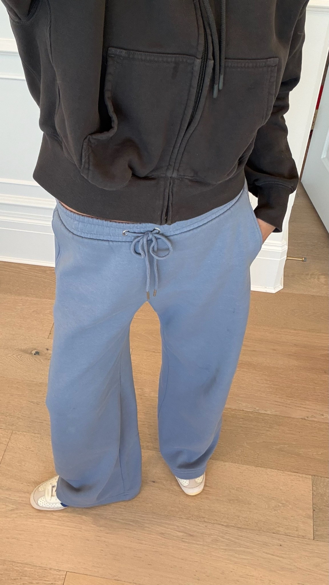 Living in these @abercrombie sweats 🤍

#LTKSaleAlert #LTKSeasonal #LTKootd