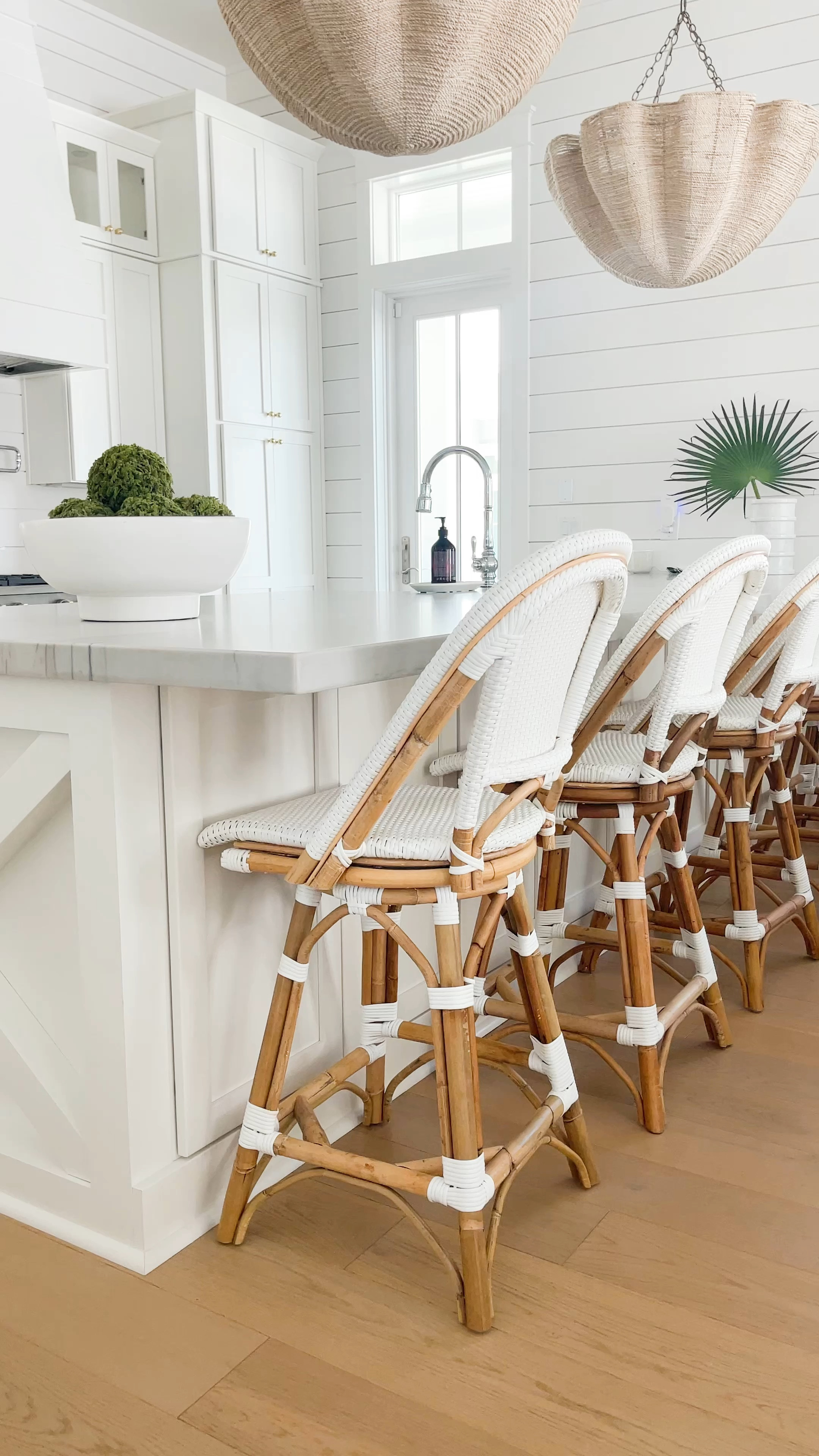 Our new white swivel counter stools are currently on sale and ship for free! We love them paired with this scallop rope chandelier, faux fan palm, marble vase, white footed bowl in our coastal kitchen.
.
#ltkhome #ltksalealert #ltkseasonal #ltkfindsunder100 #ltkstyletip

#LTKhome #LTKSeasonal #LTKsalealert