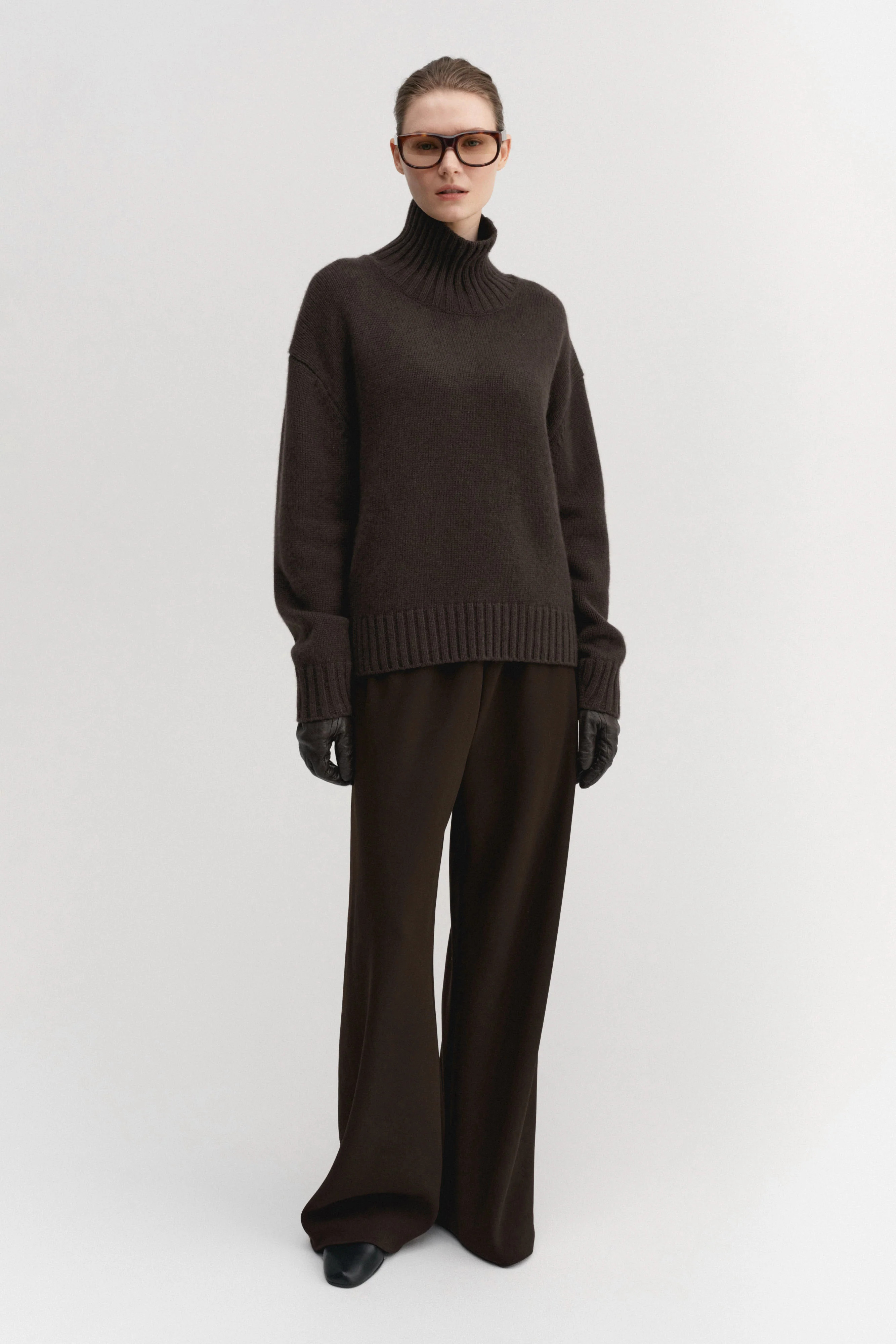 Nola Turtleneck Sweater, chocolate | Almada Label