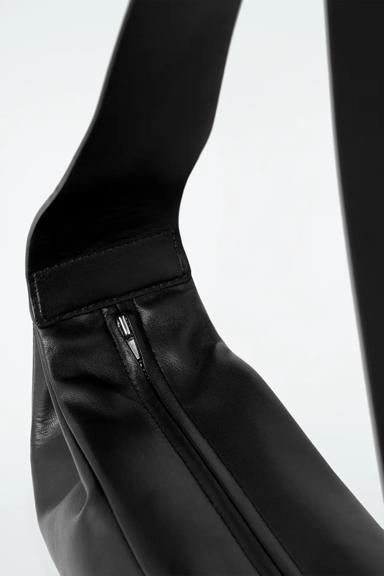 SWING CROSSBODY - LEATHER | COS (US)