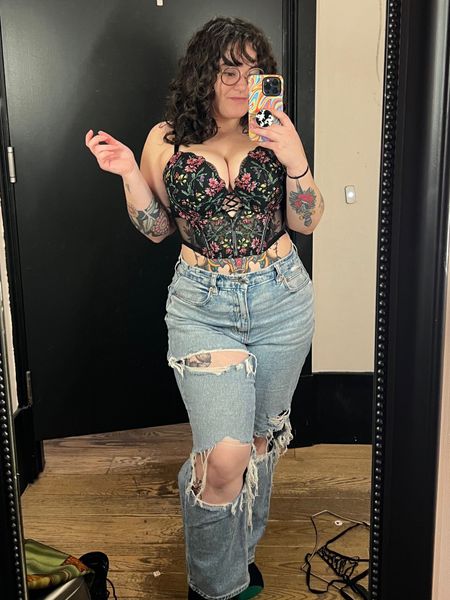 k absolutely OBSESSED w this top 😍 i’m wearing the 36DD which isn’t generally my size but it fits well enough 😋

#LTKFestival #LTKcurves #LTKstyletip