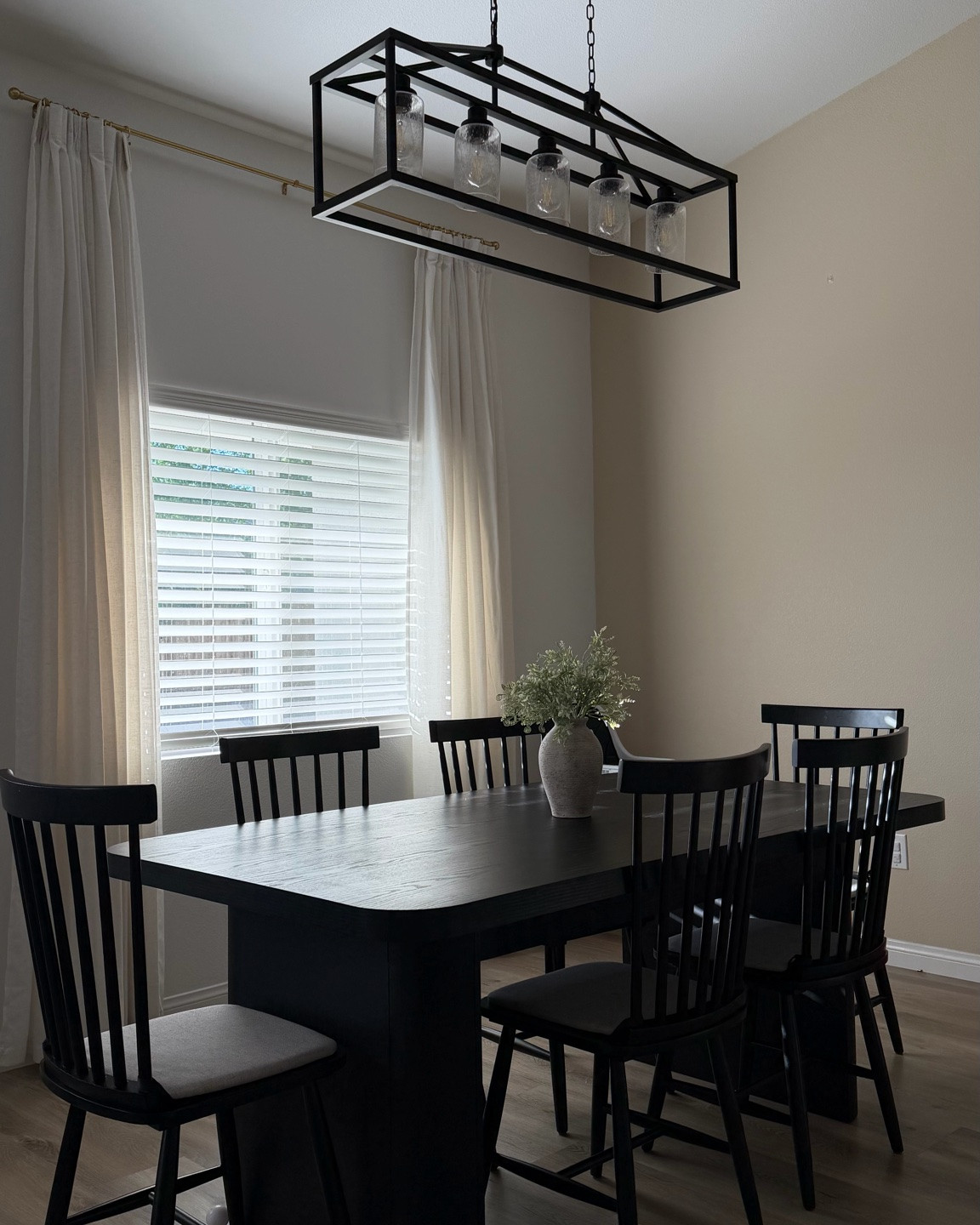 The perfect set up🥹🪜🩵

#LTKHome #LTKU #LTKSaleAlert