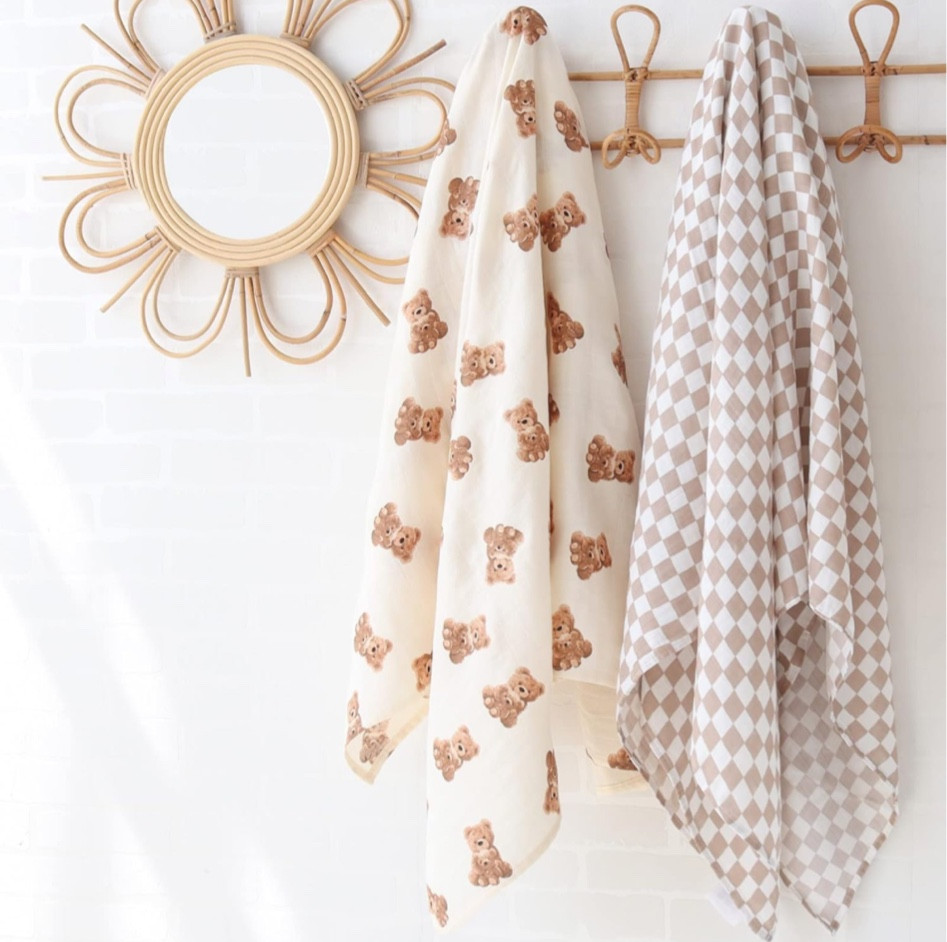 You’re going to need like a million blankets when the baby comes! I love this super cute set! You can use them to swaddle or just as general baby blankets or even as breastfeeding covers. 🧸 

This is the set I got but they have a bunch of adorable other colourways like the eucalyptus! 