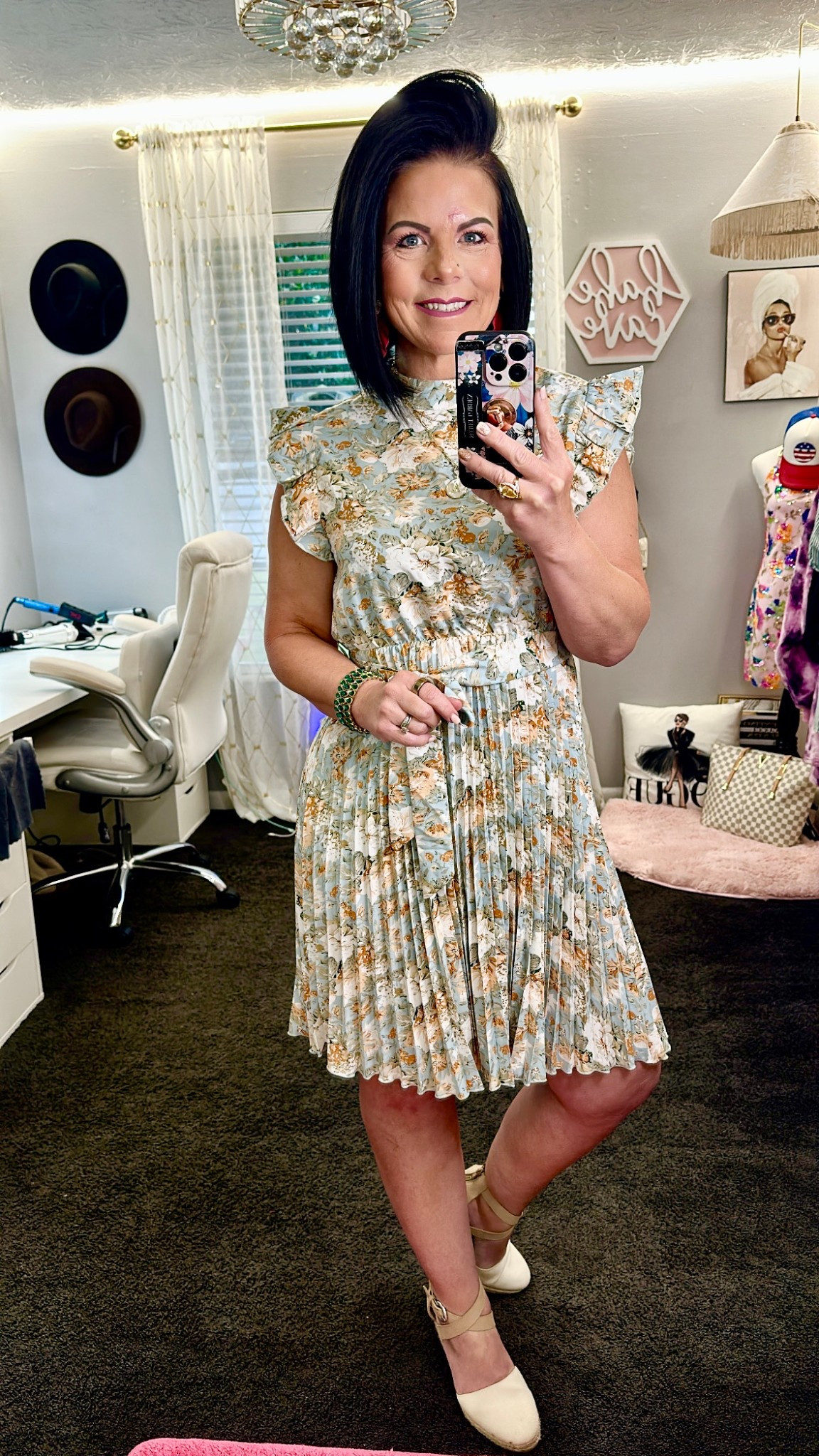 Wedding Guest Dress
Franclia Floral Print Stand Collar Pleated Waist Dress
Free-spirited, 70s-inspired, and romantic are all words that can describe Bohemian Chic.
Wearing Small- TTS

Time and Tru Women's Square Toe Espadrille Wedge Sandals Ankle Strap Closed Toe 