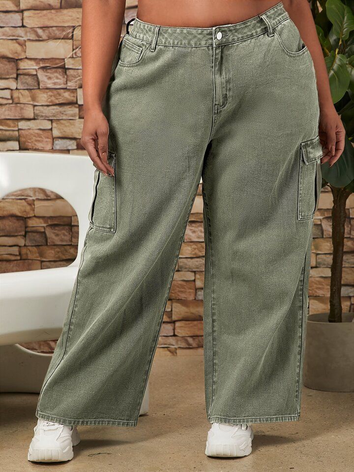 SHEIN CURVE+ Plus Flap Pocket Side Cargo Jeans | SHEIN