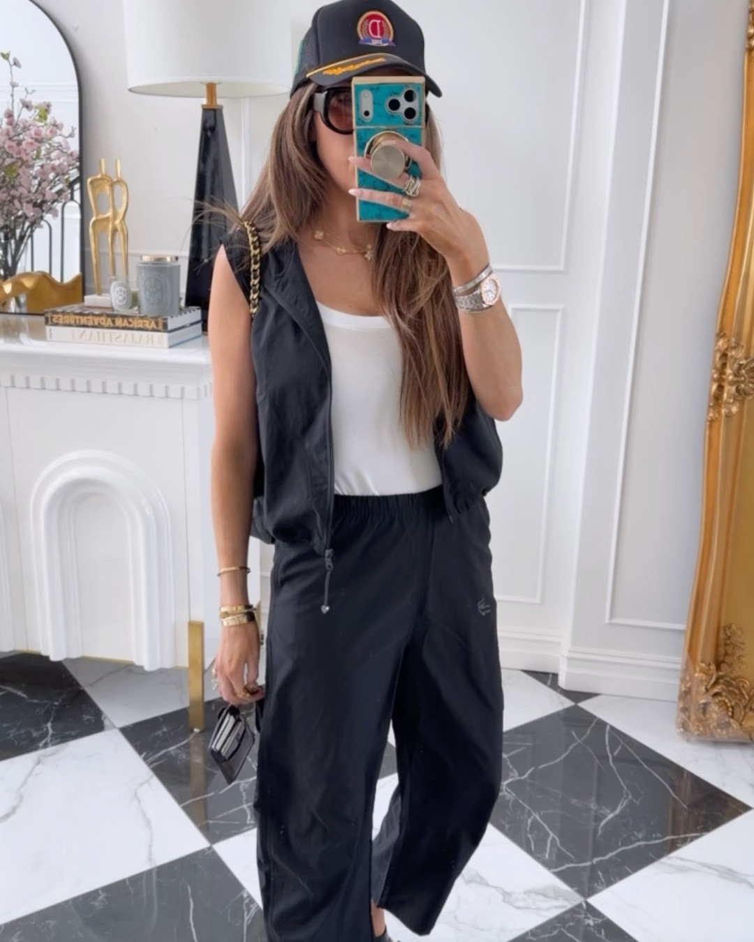 XS. In pants. Small in vest. Small in top  

#LTKmomlife #LTKootd #LTKdayinmylife