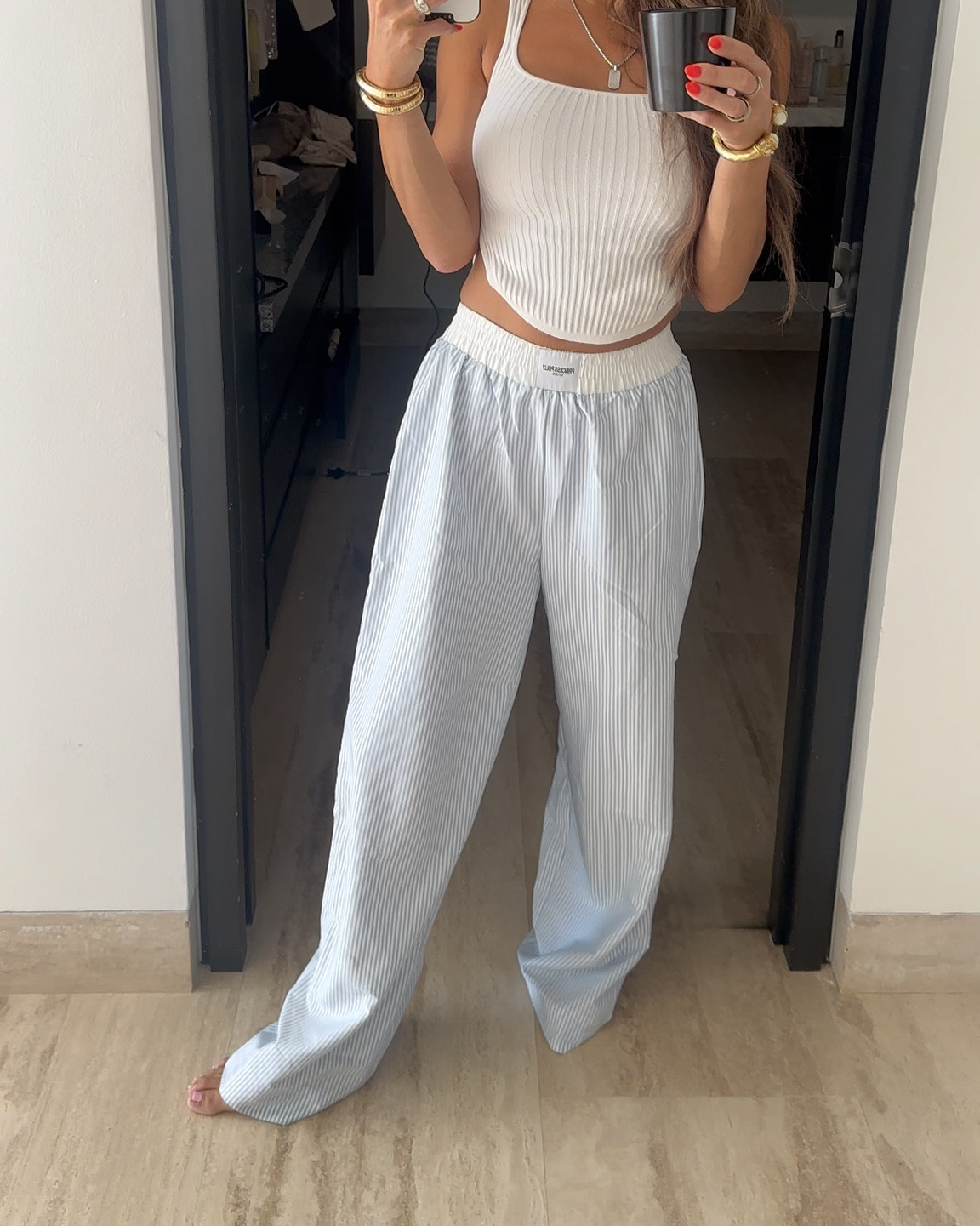 The cutest pajama pants ever I’m wearing the extra small they’re super long and high waisted and they have pockets. I was so obsessed with them. I feel like they’re super lightweight and perfect for summer, but also you can wear them into transition the fall.