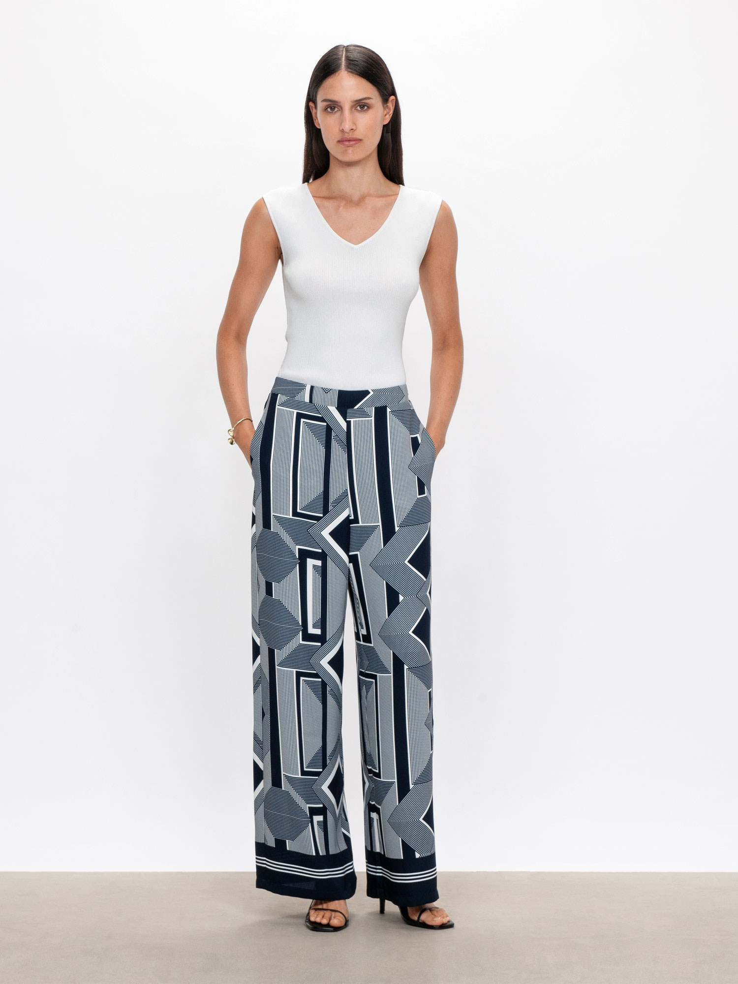Navy Ligne Soft Pant | Veronika Maine