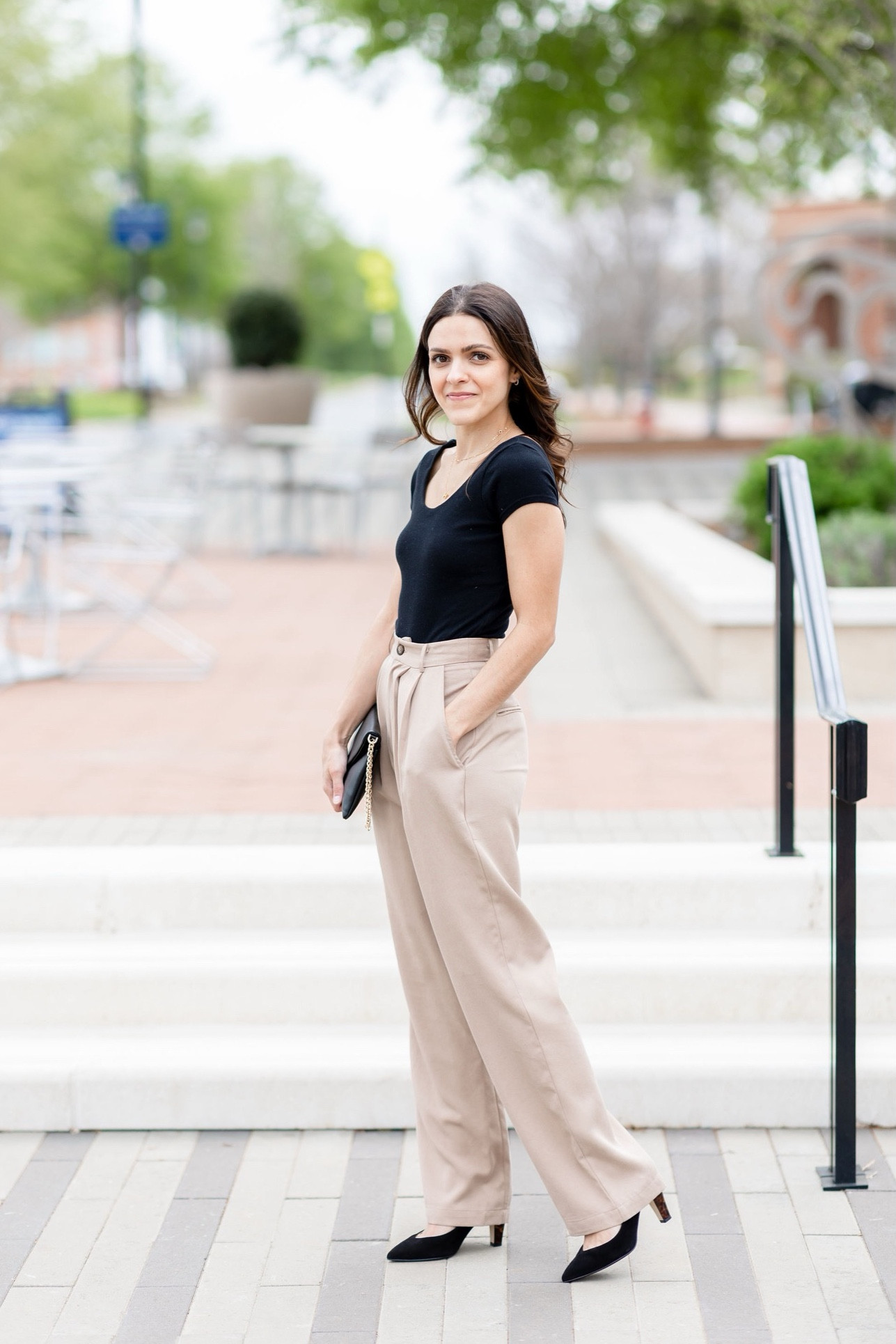 My favorite ways to wear the Reformation Mason trouser pant - I wear 0 Petite for the perfect tailored fit. Available in multiple colors, and Petites!


#LTKstyletip