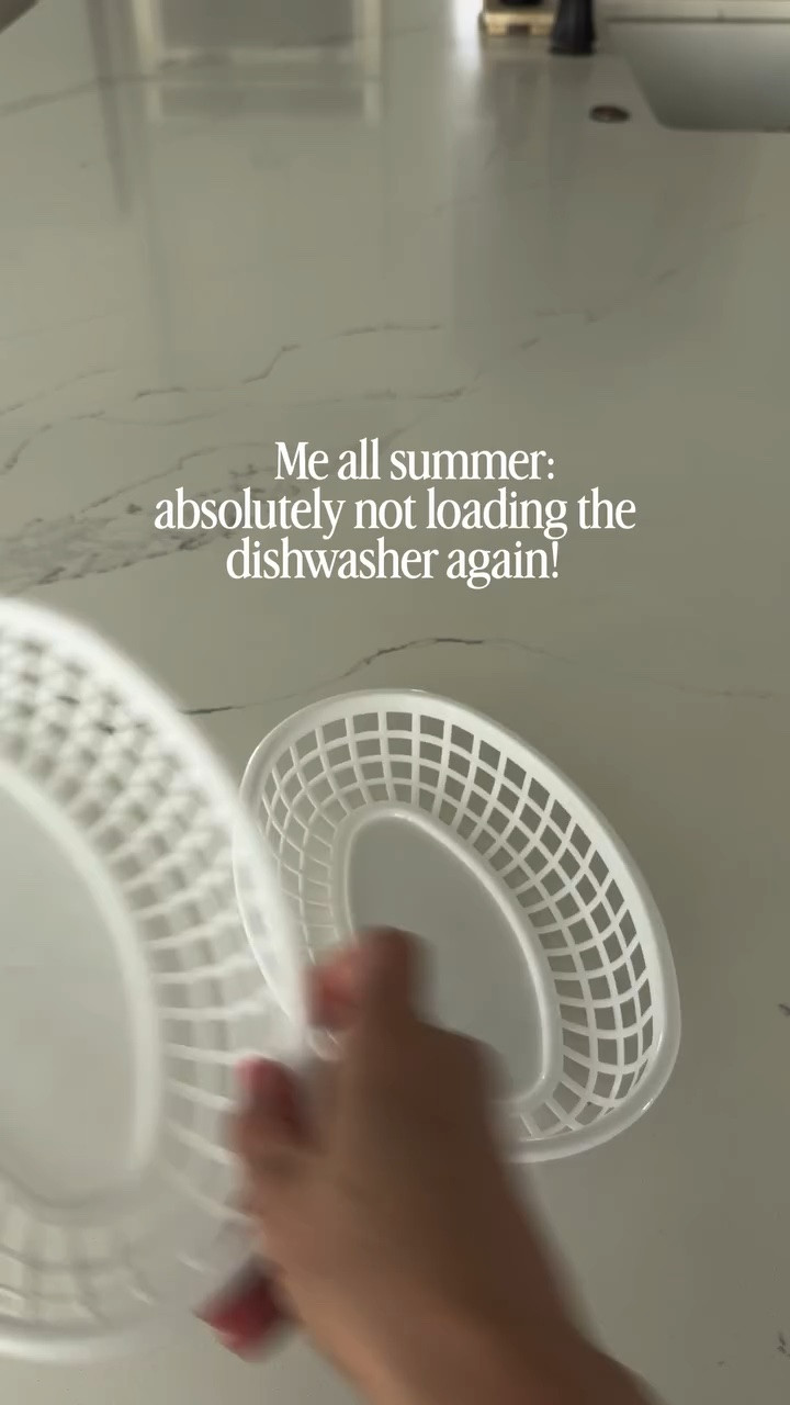 I’m not doing it!! 

Comment ✨easy✨ for the link to these genius baskets and boycotting dishes this summer! 

#relatable #momhack #summerhack #picnic #summer