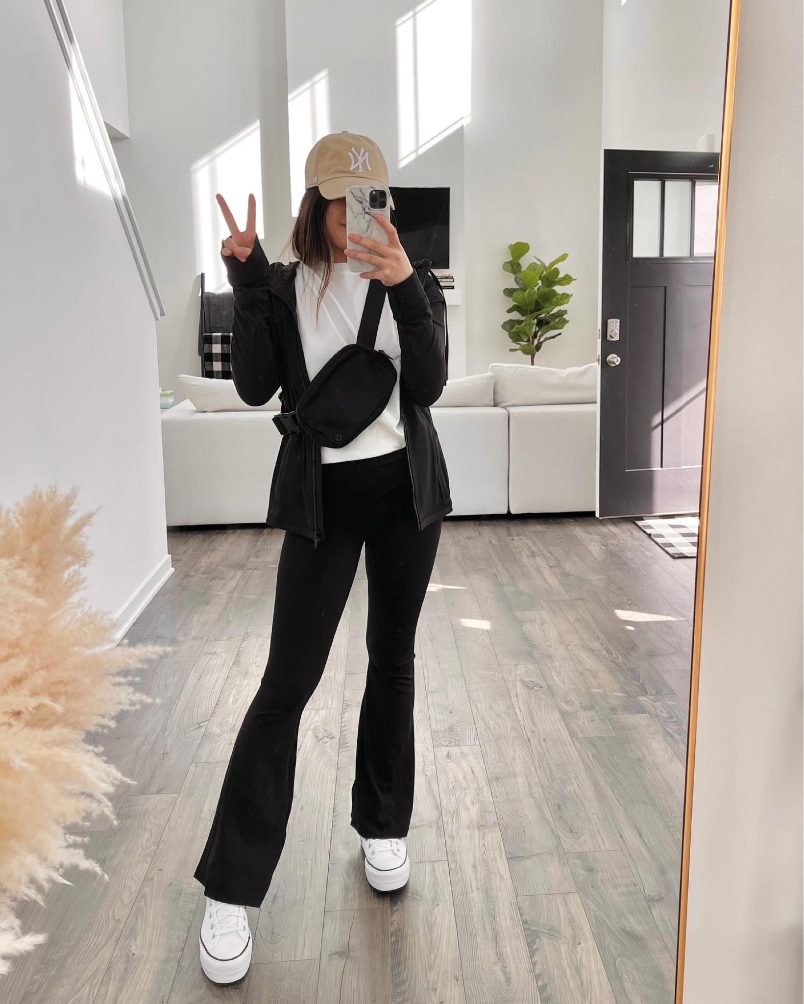 LTK Spring Sale! Aerie flare leggings🤍

Comfy outfit, aerie leggings, converse, baseball cap outfit, lululemon belt bag, #sale, #ltksale, #aeriesale 

#LTKsalealert #LTKSale #LTKunder50