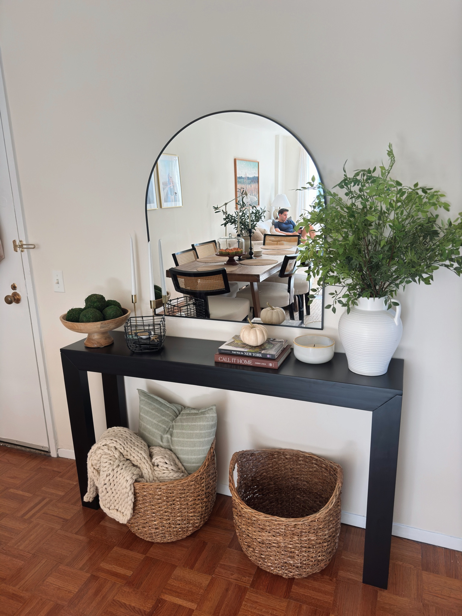 Entryway area🤍🏠