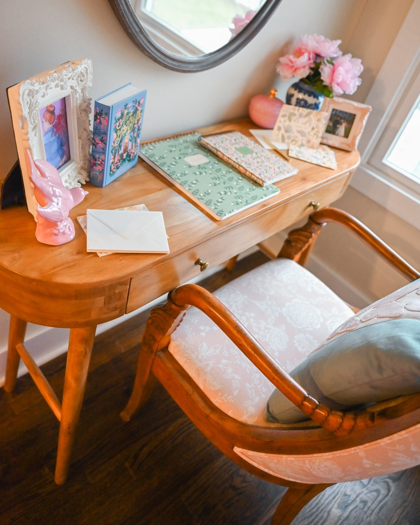 My Mini Office and Writing Desk where I work from home 💻

#LTKHome #LTKdayinmylife