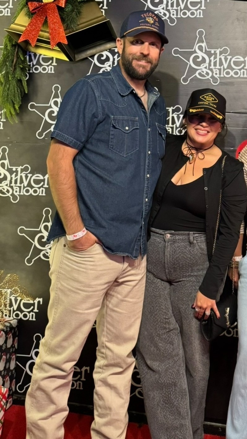 Casual concert night. 

#LTKMidsize #LTKgrwm #LTKootd