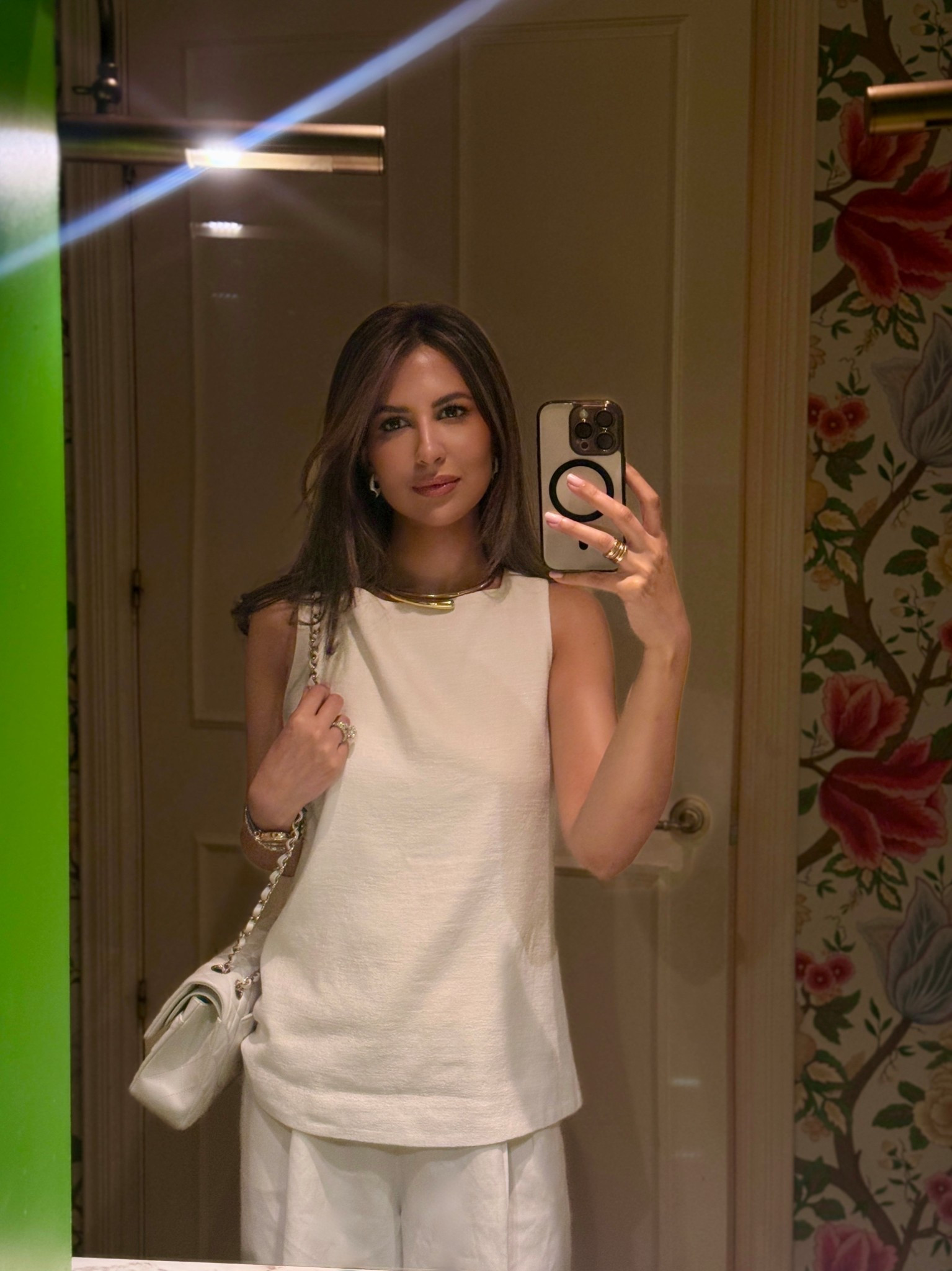 Top - linked size XS 
Pants - linked size 0 
Bag - Chanel classic medium
Sandals - Hermes Oasis 


#LTKStyleTip #LTKSeasonal #LTKWorkwear