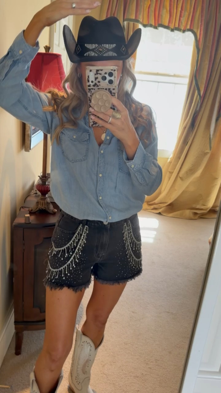 Beautiful country concert outfit that I’m loving!!! TTS ￼

#LTKSaleAlert #LTKOver40 #LTKgrwm