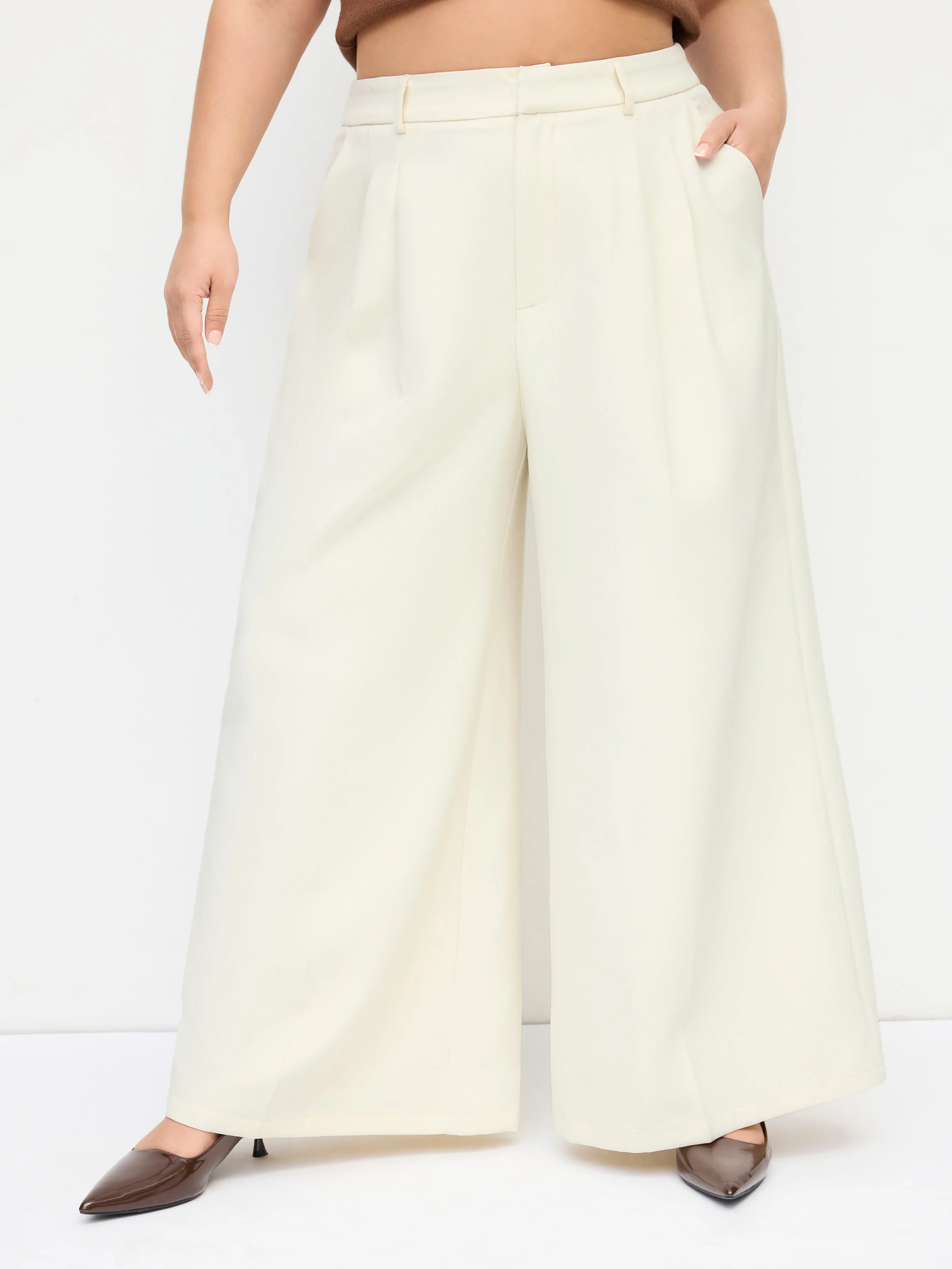 Mid Rise Pleated Wide Leg Trousers Curve & Plus | Cider