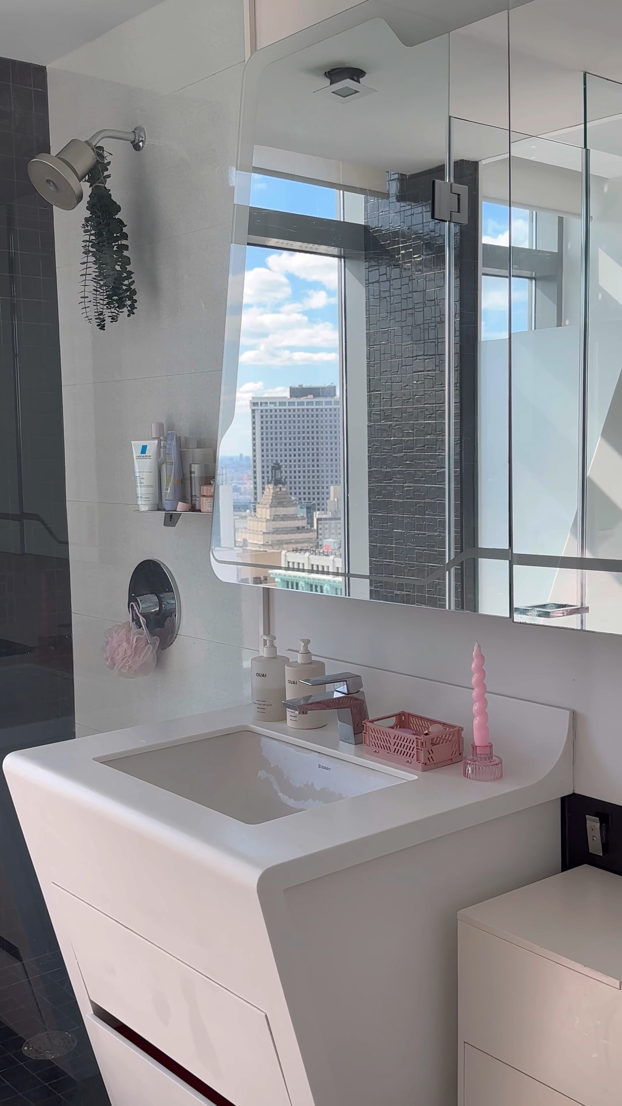 bathroom set up 🌸 

#LTKhome