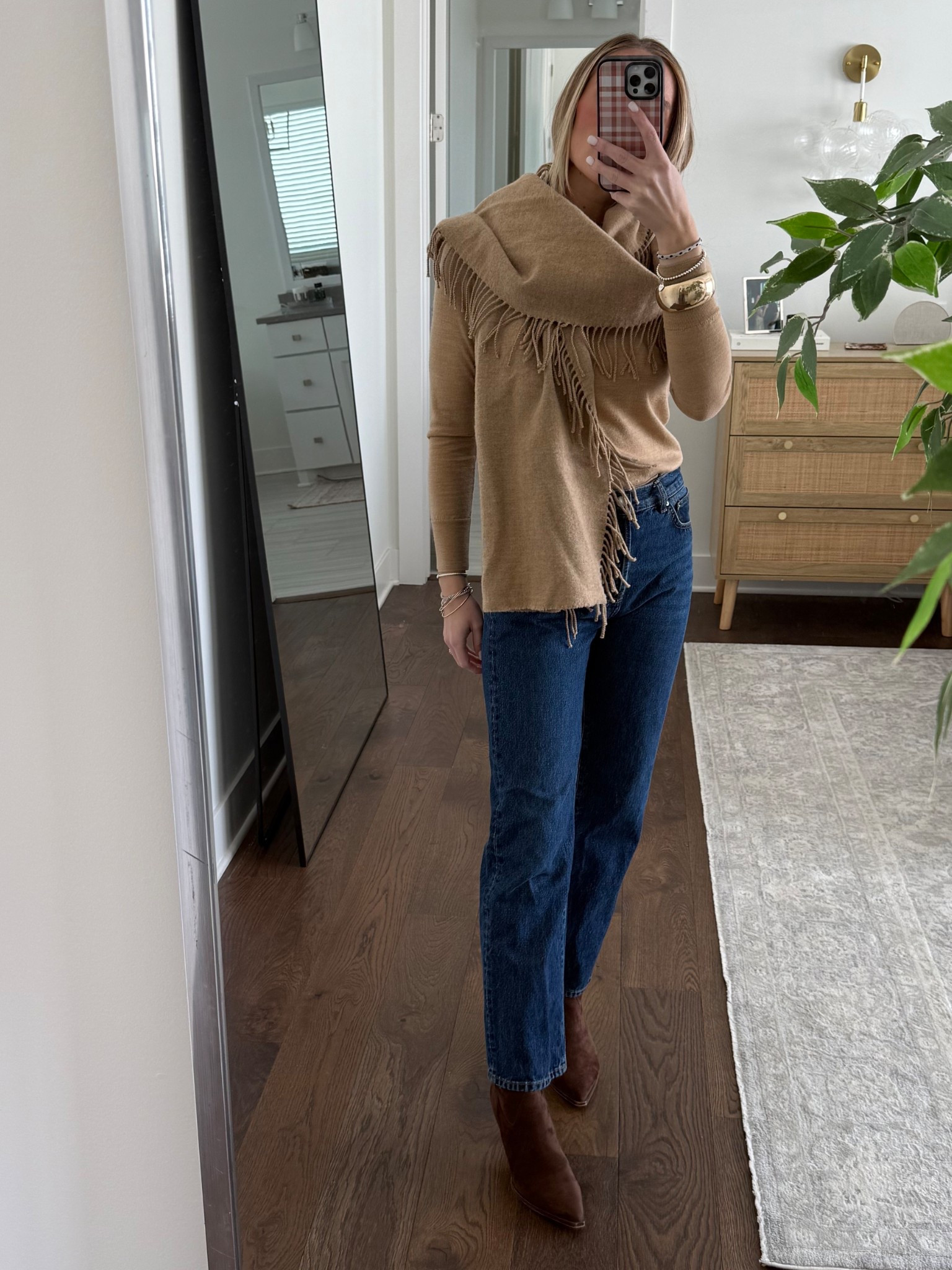 Monochrome look for the office! Madewell jeans are close to $50 right now 

#LTKWorkwear #LTKSaleAlert #LTKootd