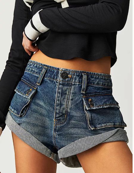 One Teaspoon Bandit shorts!! 🙌🏽 pouch pockets and rolled hem for an elevated look.  

#LTKstyletip #LTKFind #LTKunder100