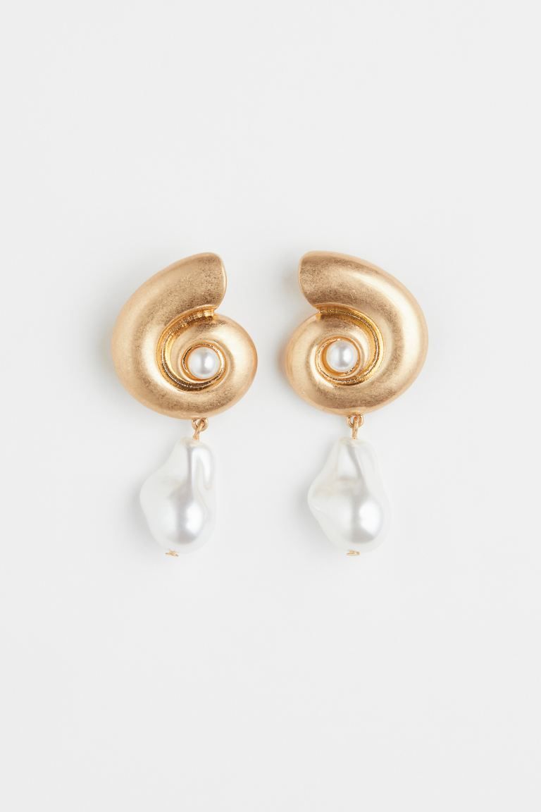 Shell-shaped earrings | H&M (US + CA)