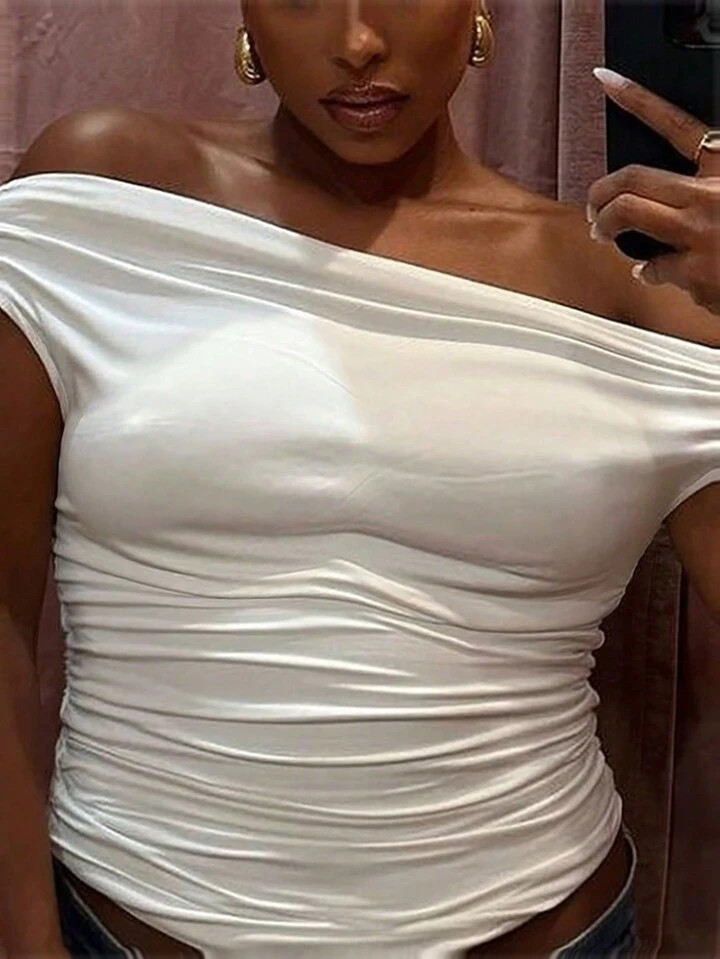 INAWLY Plus Size Women's Summer Solid Color Ruched Off-Shoulder Slim White Crop Top | SHEIN