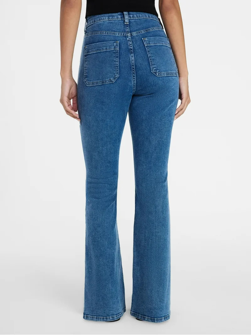 Time and Tru Women's Patch Pocket Flare Jeans, 31" Inseam, Sizes 0-22, 0L-22L | Walmart (US)