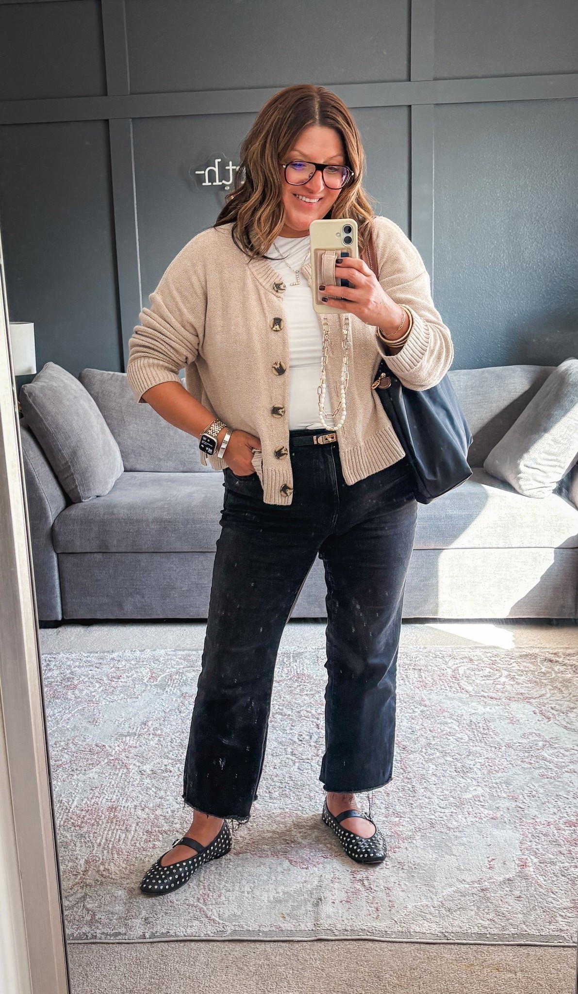 Tuesday ootd:
Quince cardigan (XL)
Abercrombie matte tee (XL)
Amazon belt (OS)
AE jeans (14 reg)
Madewell ballet flats 
Longchamp large la pliage tote

#LTKMidsize #LTKOver40 #LTKSaleAlert