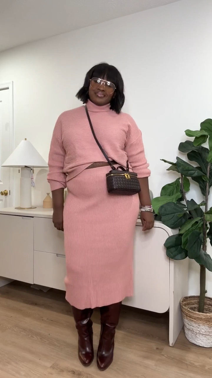 Something about this set just hits. Comfortable, confident, and cute without the effort.
#MainCharacterOutfit #LTKFinds #ComfyButCute #OOTDLook #CasualChicStyle #MatchingSetSeason #EverydayFashion #StyleGoals #LTKInspo #OOTDVibes 

 #LTKHoliday #LTKgrwm #LTKMidsize