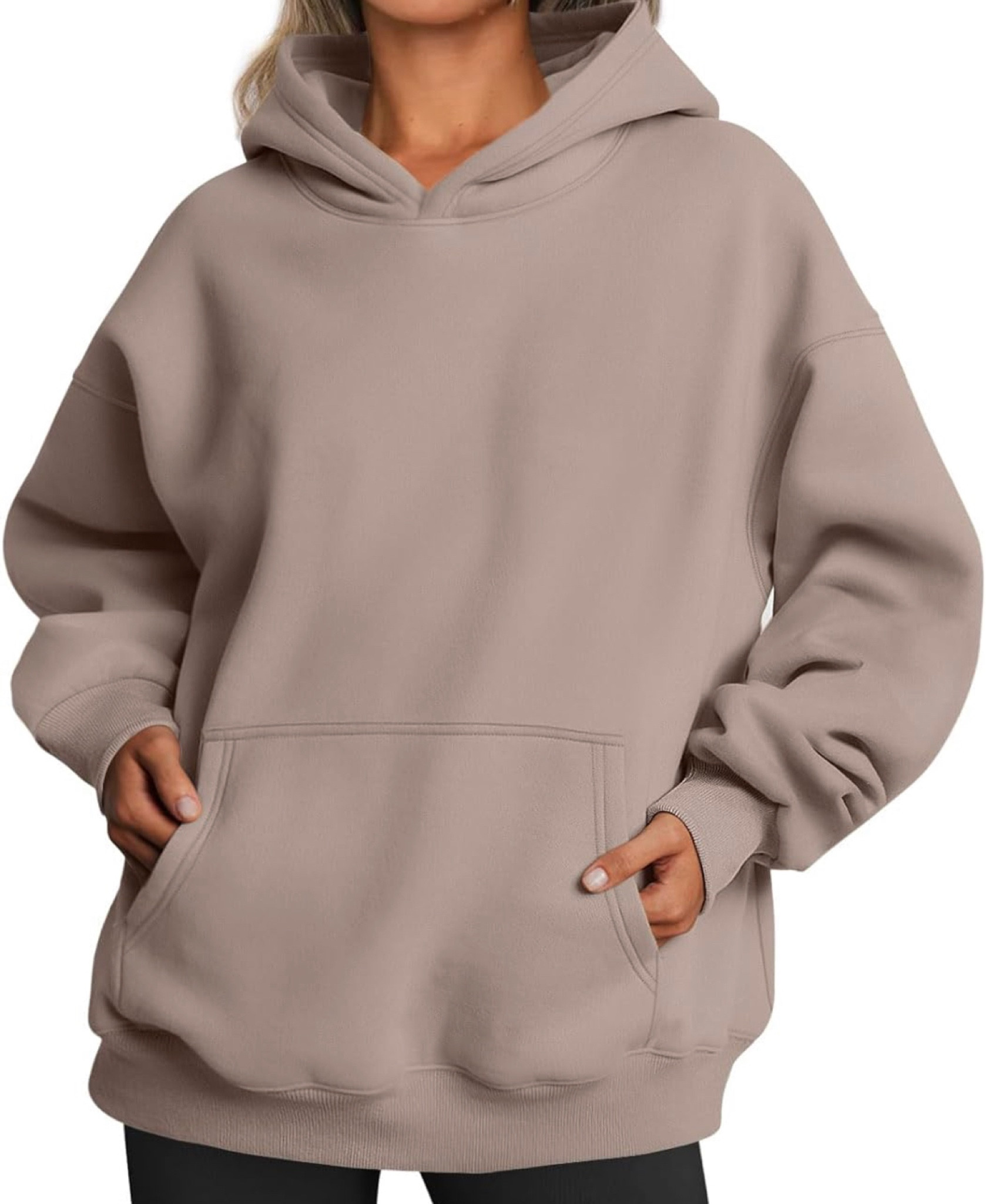 Oversized fleece hoodie sweatshirt! Super comfy and perfect to pair with leggings! So many colors available!! 

#LTKstyletip #LTKHoliday #LTKfindsunder50