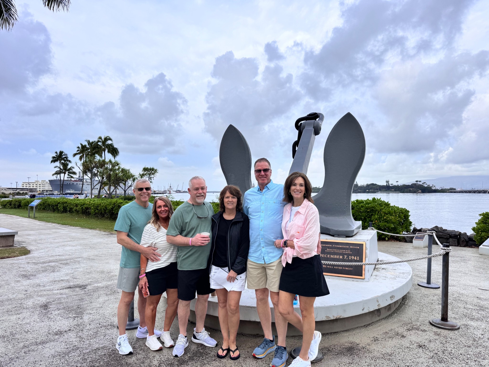 Sightseeing style 



#LTKMidsize #LTKActive #LTKTravel