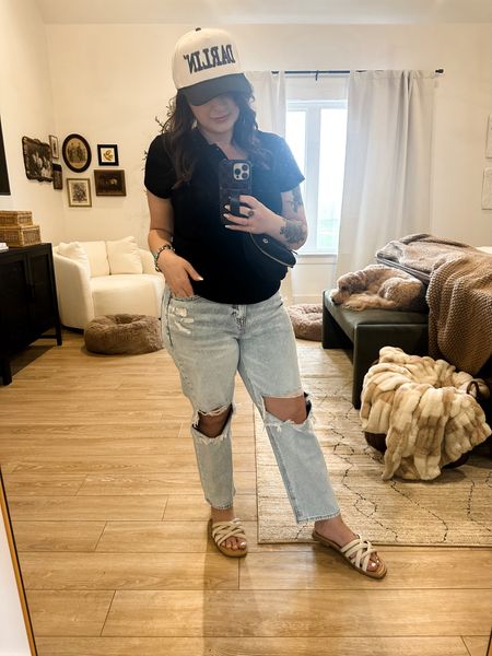 Trucker hat
Ae jeans
Mom fit
Millennial 

#LTKFindsUnder50 #LTKFindsUnder100