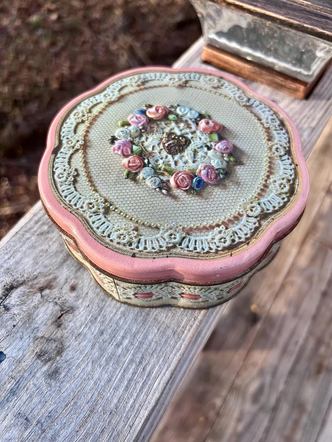 Tin-avon-valentines Day 1981. Vintage. Collectors Item. Pretty Roses and Scallops on Tin. Lovely ... | Etsy (US)