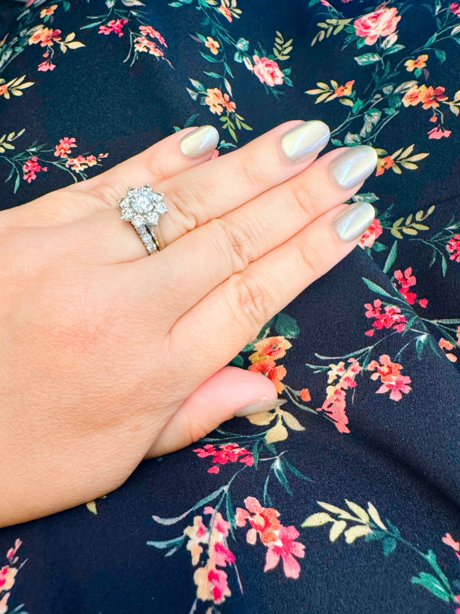 Pretty chrome nails under $10 

#LTKSeasonal #LTKStyleTip #LTKBeauty