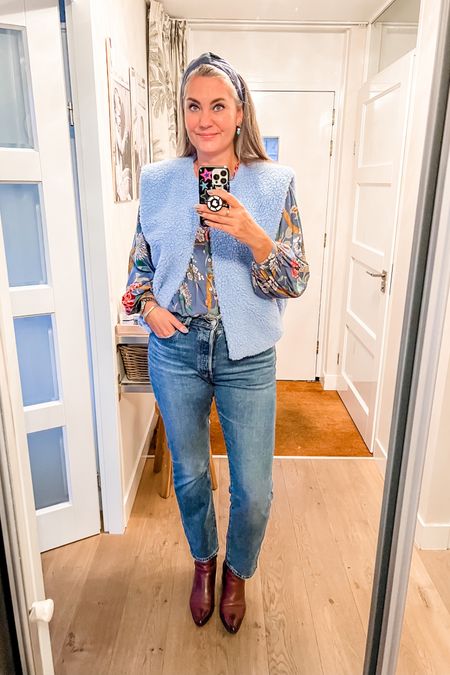 GP & J Barker x H&M blouse is a secondhand find. Blue Levi’s 501 jeans are my current favorite. Light blue teddy gilet is from a local boutique and the burgundy boots are old. 



#LTKworkwear #LTKstyletip #LTKSeasonal