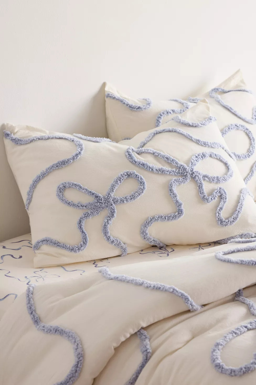 Wild Bows Tufted Sham Set | Urban Outfitters (US and RoW)