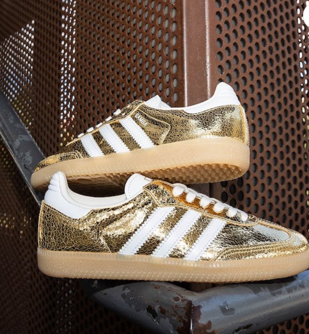 Gold sneakers!!

#LTKActive #LTKGiftGuide #LTKootd