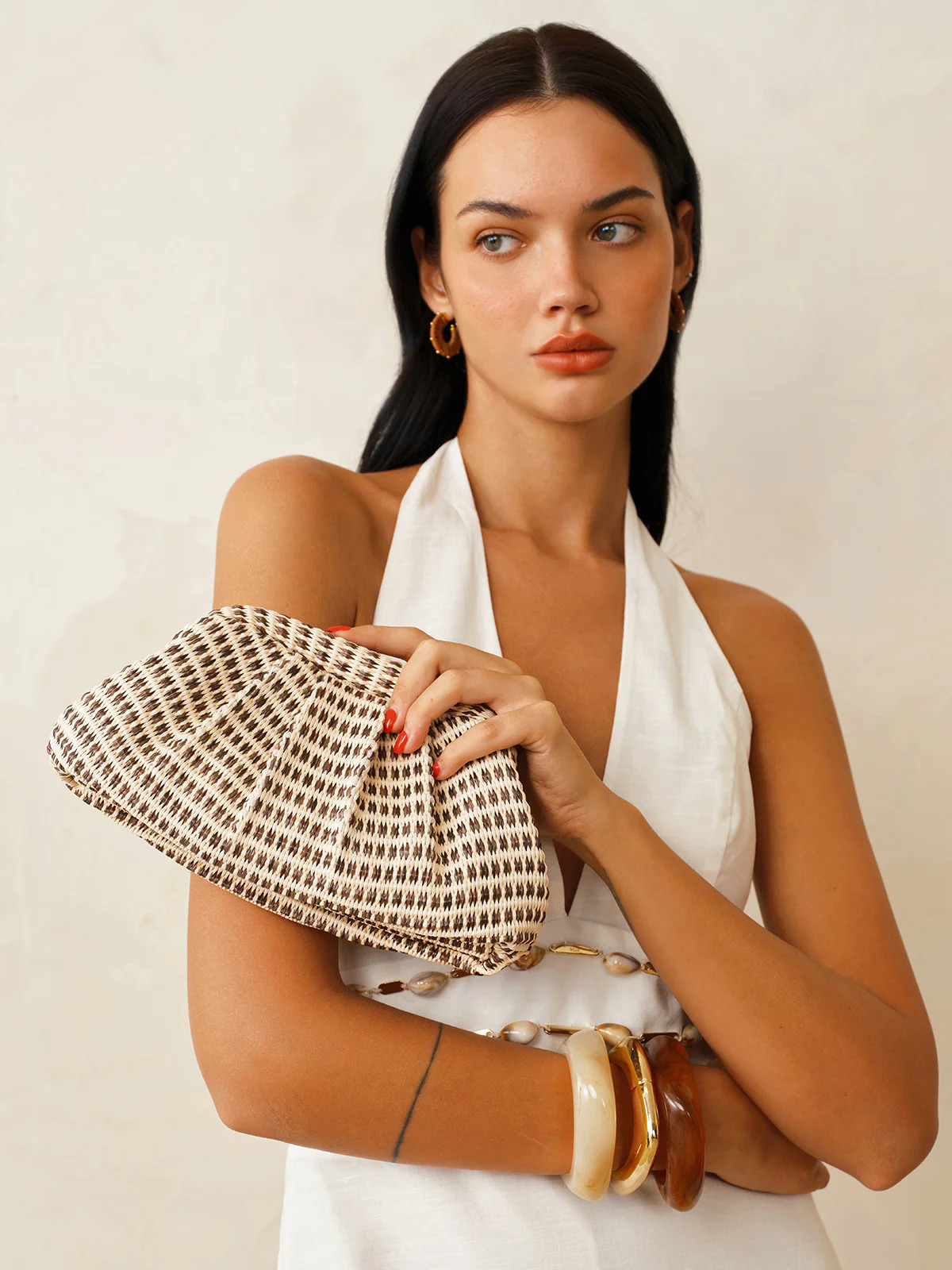 Houndstooth Woven Ruched Clutch Bag | Commense
