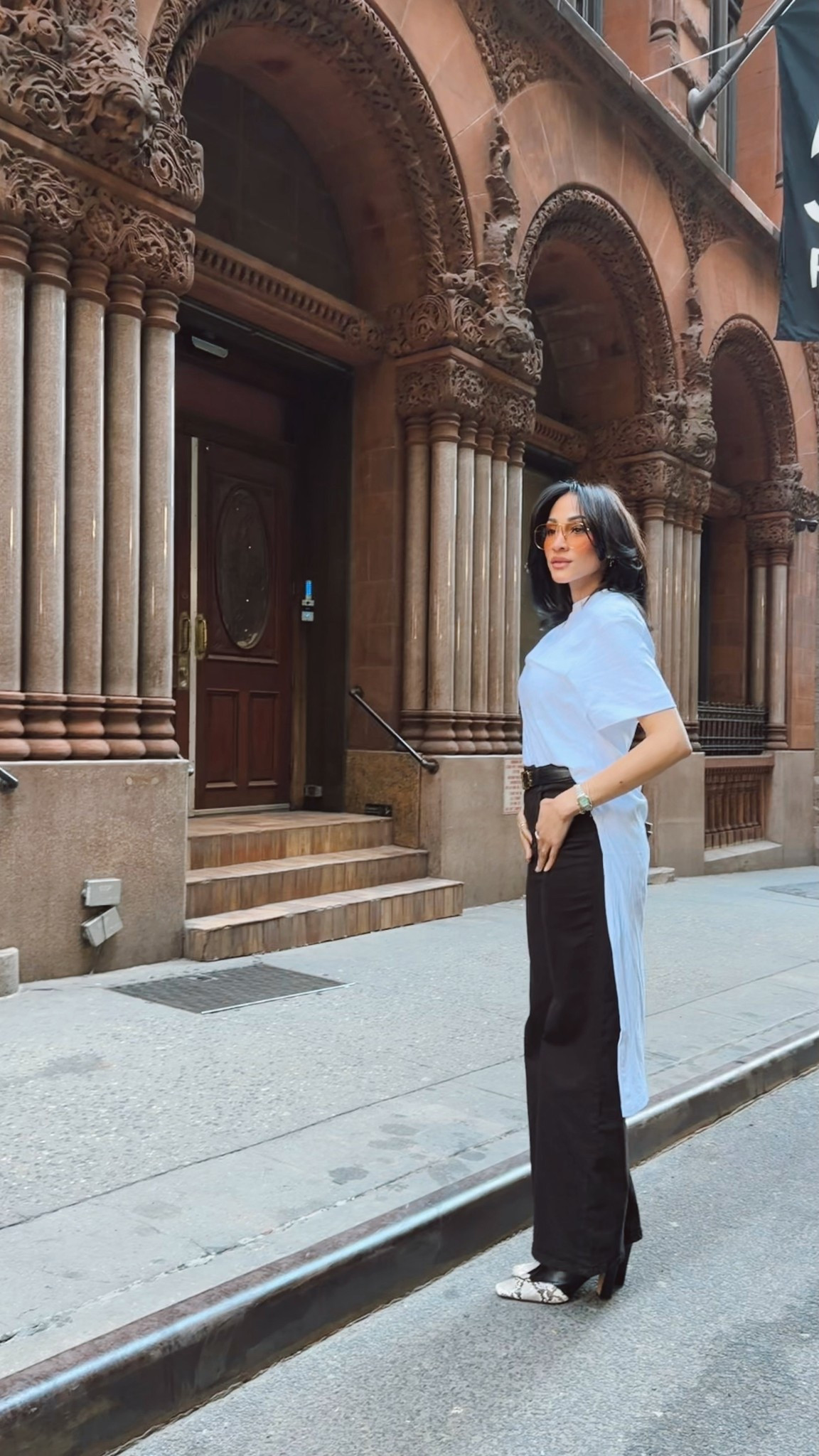 The asymmetrical tee is a must saw it and instantly knew I needed it. I love how versatile it is… I can style it so many different ways and create a whole new outfit every time ✨

#LTKTall #LTKgrwm #LTKdayinmylife