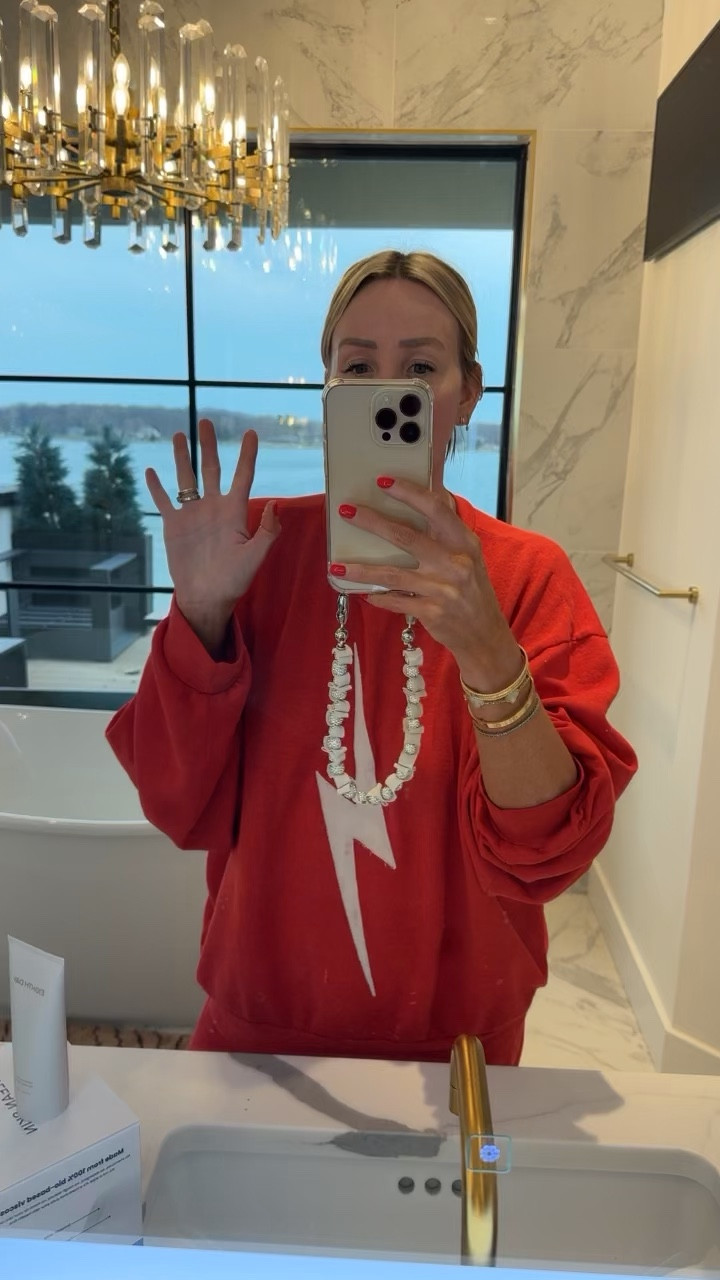 The face towels & daily cleanser you NEED in your life asap! 💯💯💯 seriously noticed almost an instant difference 