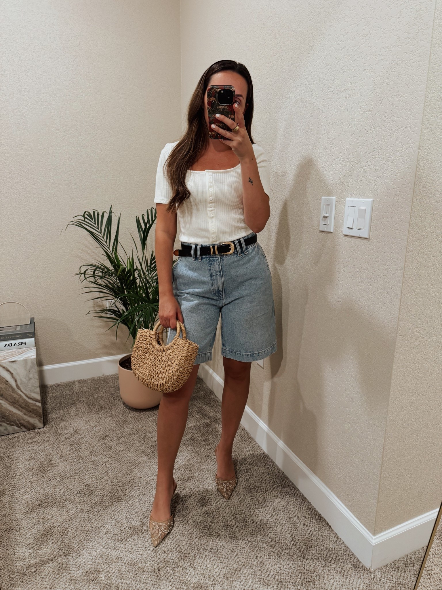 Spring OOTD 🌸

denim trousers, raffia handbag, ootd, ootn, 