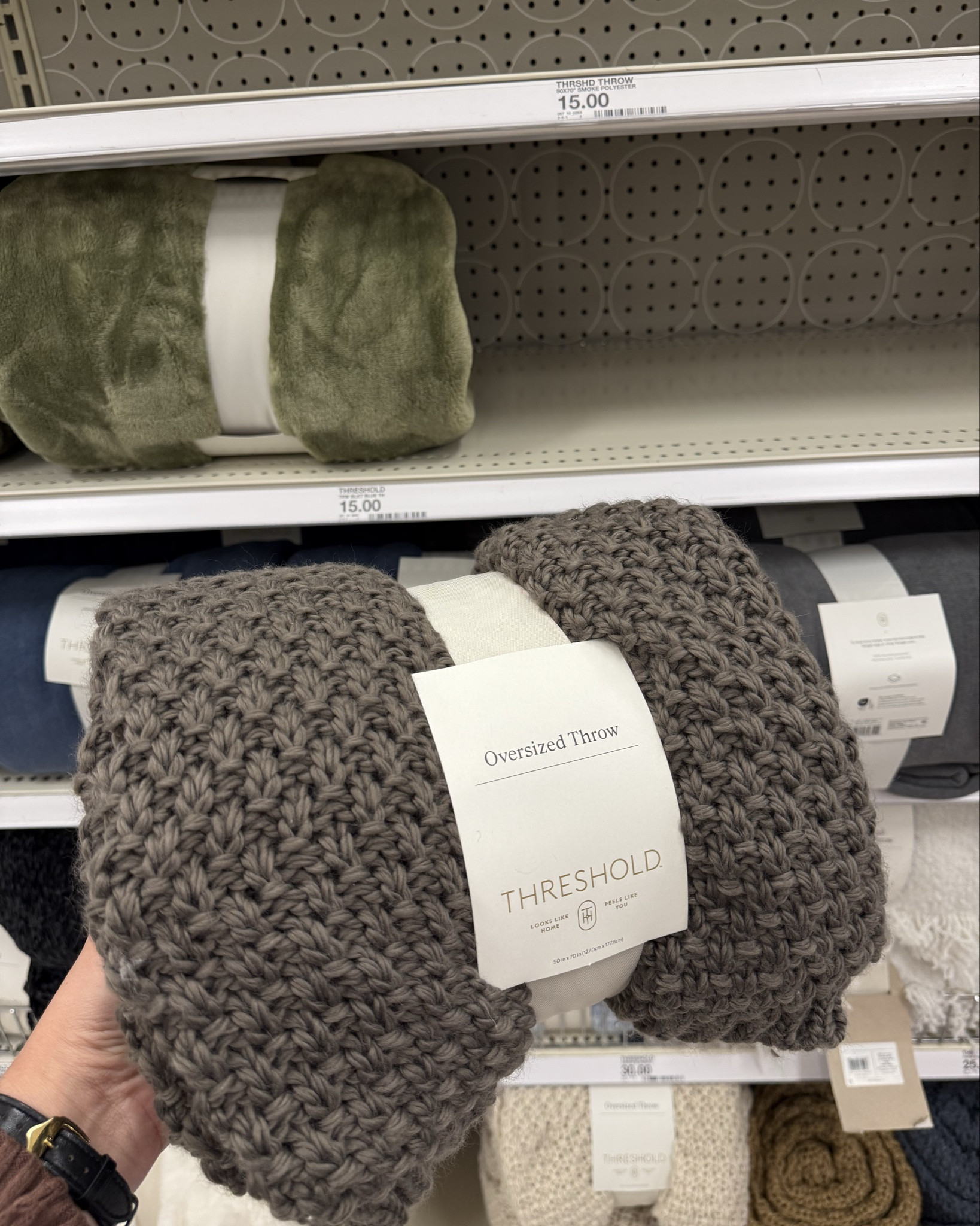 This gorgeous chunky throw came home with me!! So many pretty color options 😍

Knit throw, oversized throw, chunky throw blanket, living room, bedroom, gift idea, target home finds 

#LTKHome #LTKSeasonal