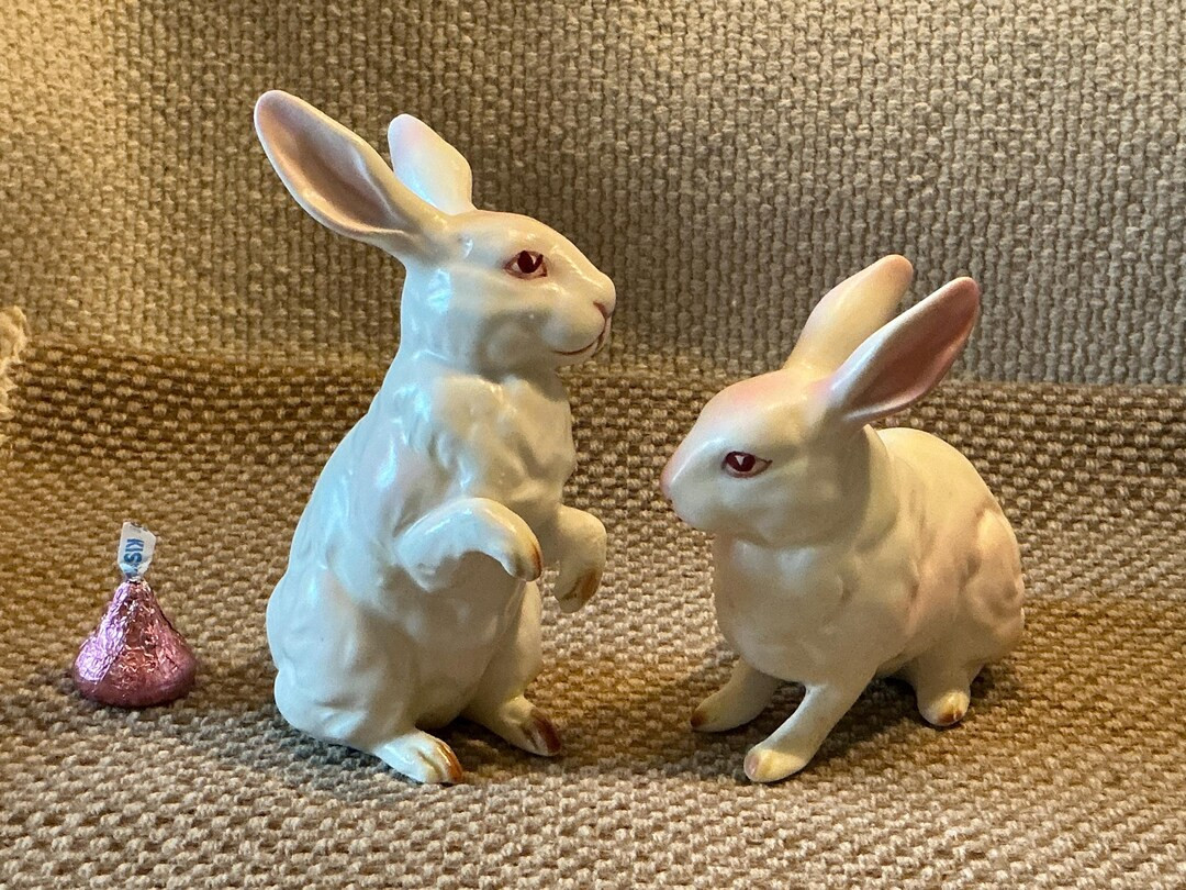 2 LEFTON White Rabbit Porcelain Figurines H880 Vintage 1960s Rec Eyes and Pink Tones. 1 Standing,... | Etsy (US)