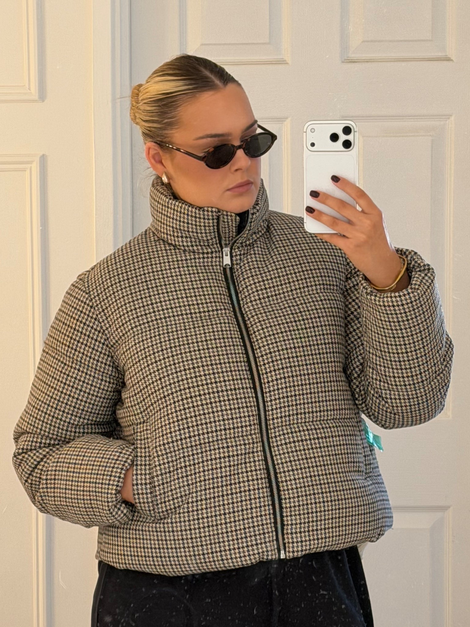 In looooove with this super warm puffer.
.
Outerwear, houndstooth, coats, jackets, gingham, houndstooth, puffer coat

#LTKuk #LTKwinter