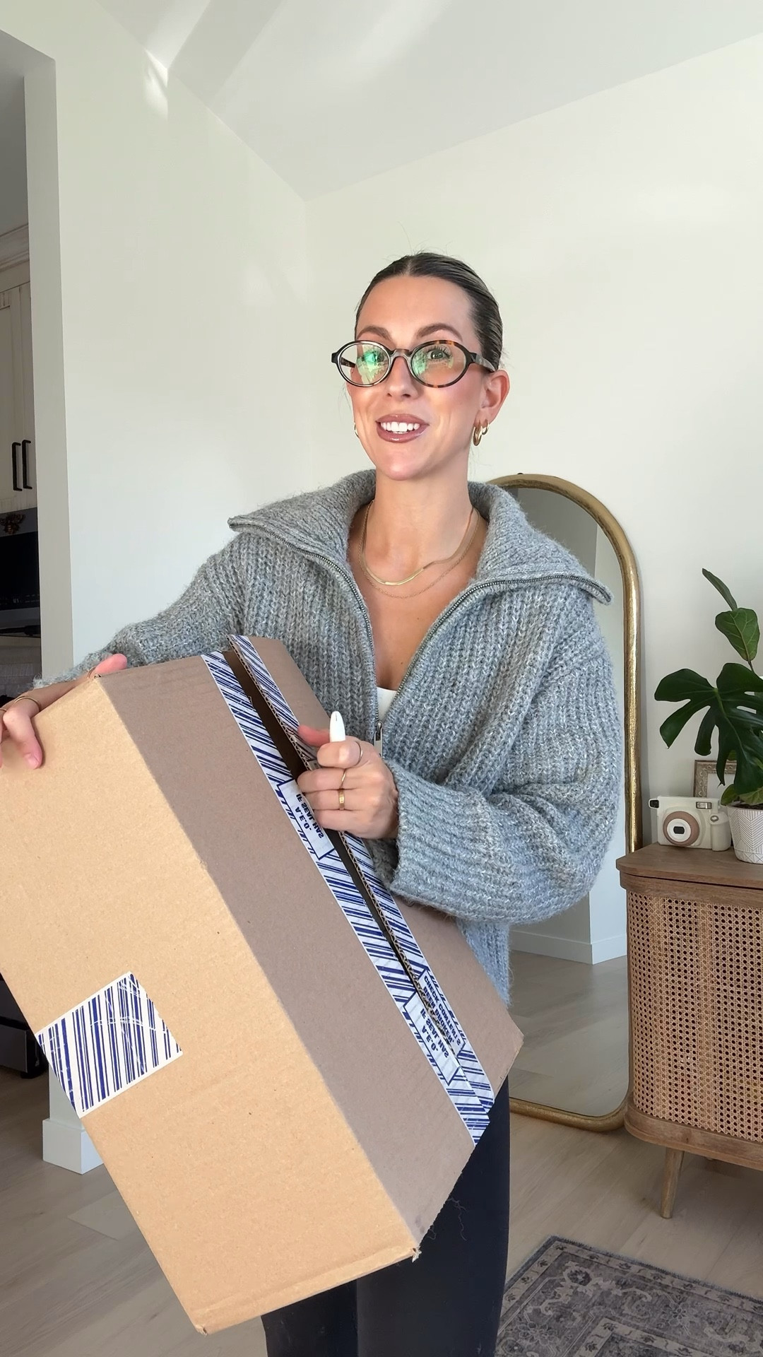 Aerie haul + try on 
Size medium in the fleece jacket
Size small in the knit sweater 
Size small in the fleece pullover and size XS in the ribbed leggings 
Size small tall in the sweats

#LTKcanada #LTKfall #LTKstyletip