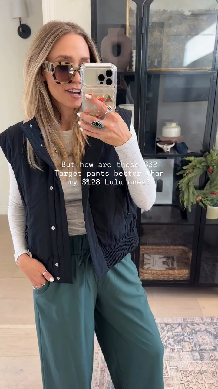 🤍Obsessed with these Lulu inspired pants!

Size: S / TTS / 5’5” / 120ish lbs
